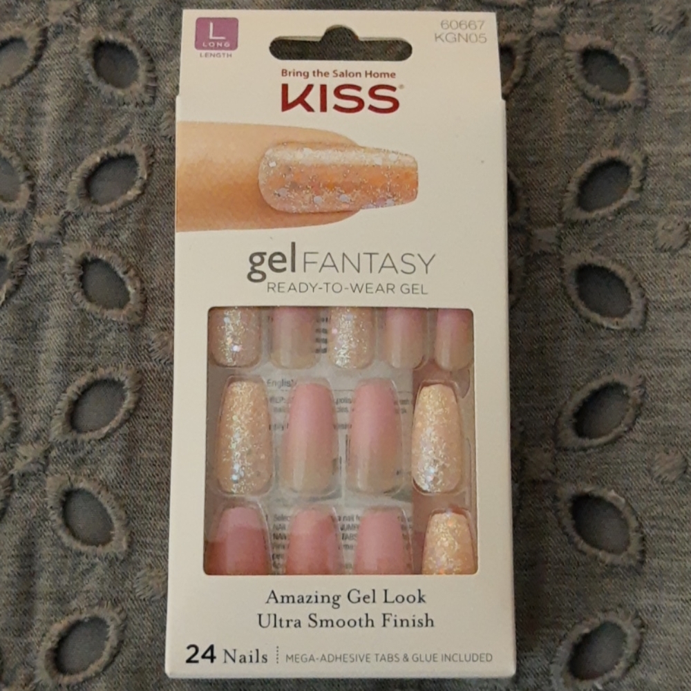 Ready to wear gel nails